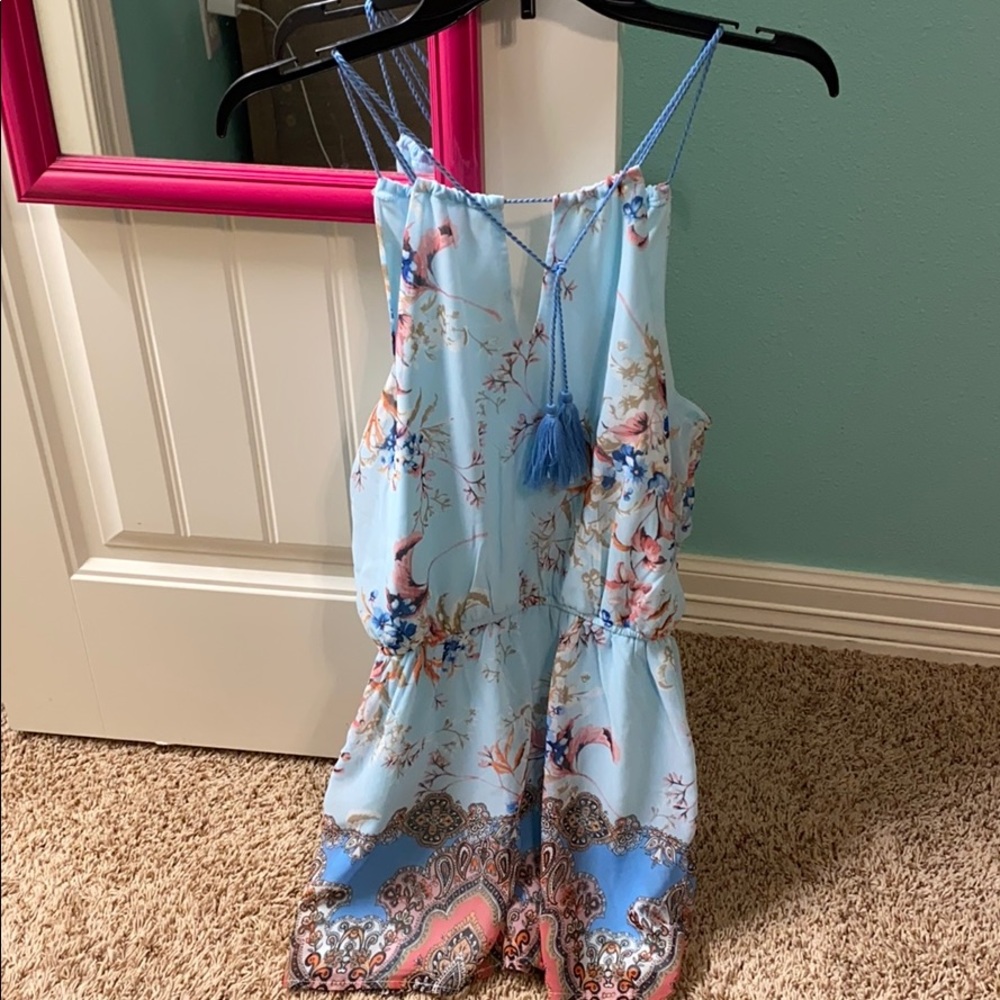 floral pattern romper! still has tag on it